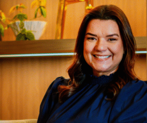 Jornalista Karol Garcia está de volta às telas, com o Programa “UniversoKG”