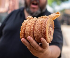TorresmoFest edição especial “Lendas do Rock” reúne gastronomia, música e transmissão dos jogos da Copa