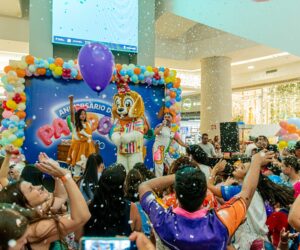PANTANAL SHOPPING Mascote Pandog celebra aniversário com festa e recreação para crianças